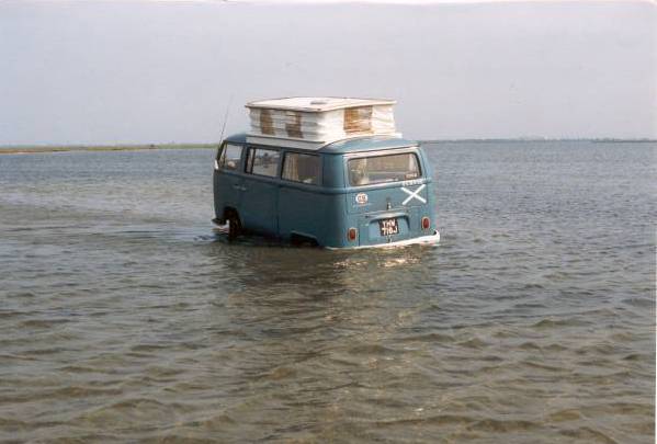 bus-sinking.jpg