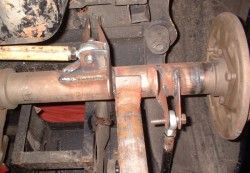 Panhard rod mounting to axle