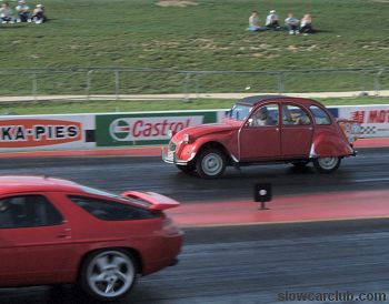 Citroen 2CV vs Porsche 928