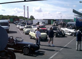 Santa Pod Queue